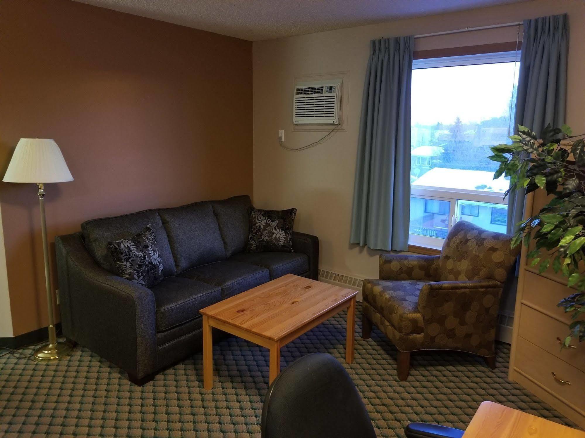 Travelodge By Wyndham Edmonton Airport Hotel
