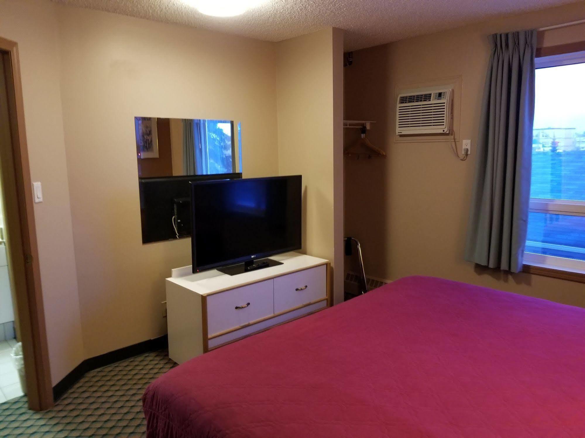 Travelodge By Wyndham Edmonton Airport Hotel