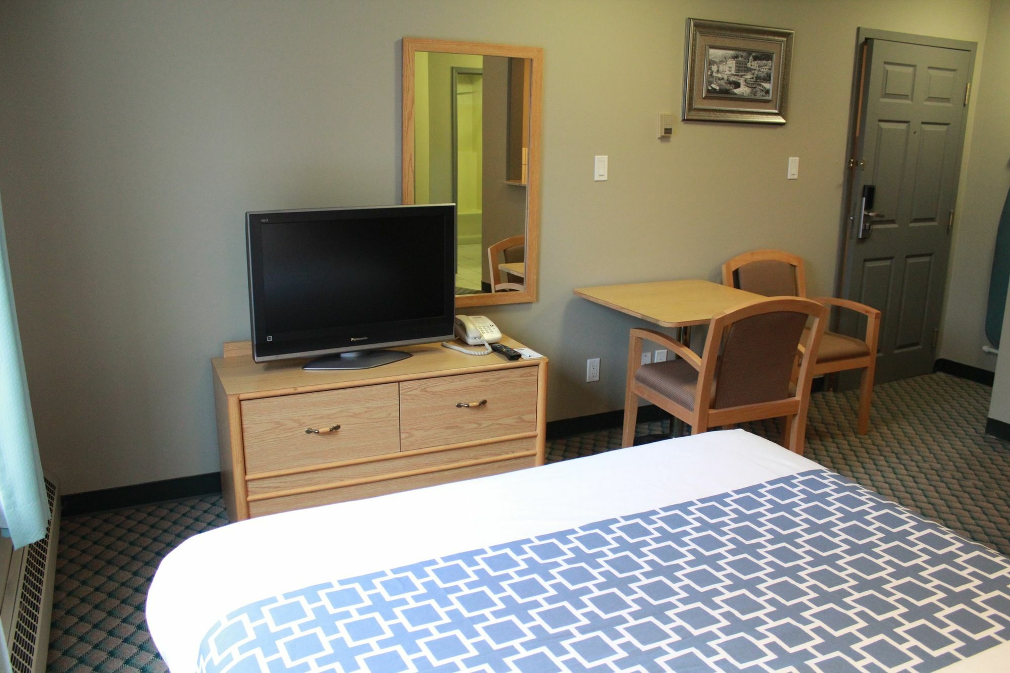 Hotel Travelodge By Wyndham Edmonton Airport 2*