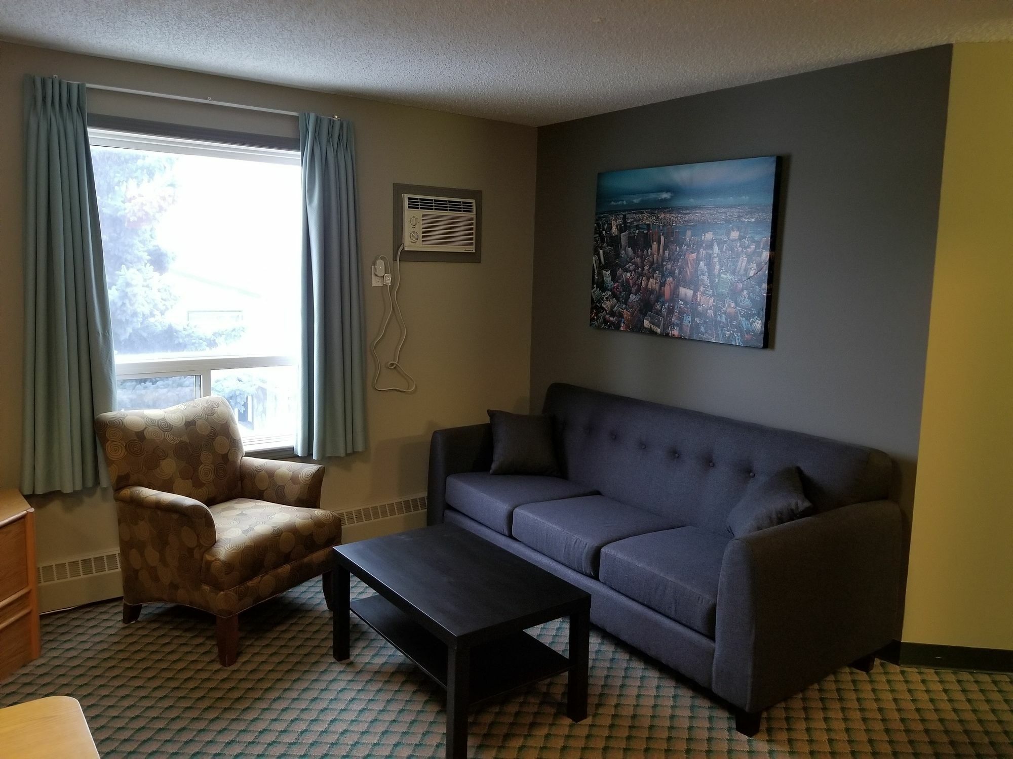 Travelodge By Wyndham Edmonton Airport Hotel 2*