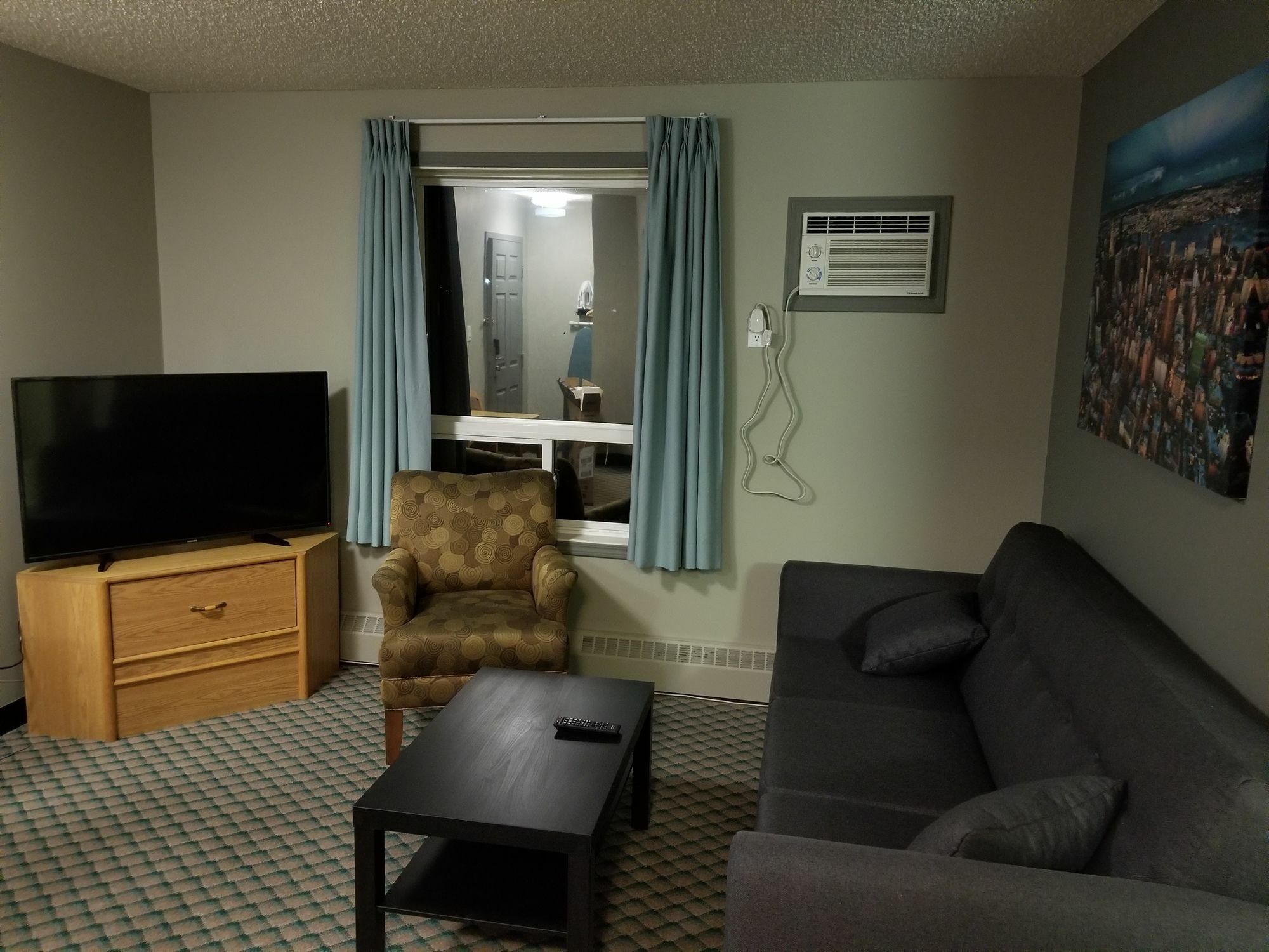 Travelodge By Wyndham Edmonton Airport Hotel 2*