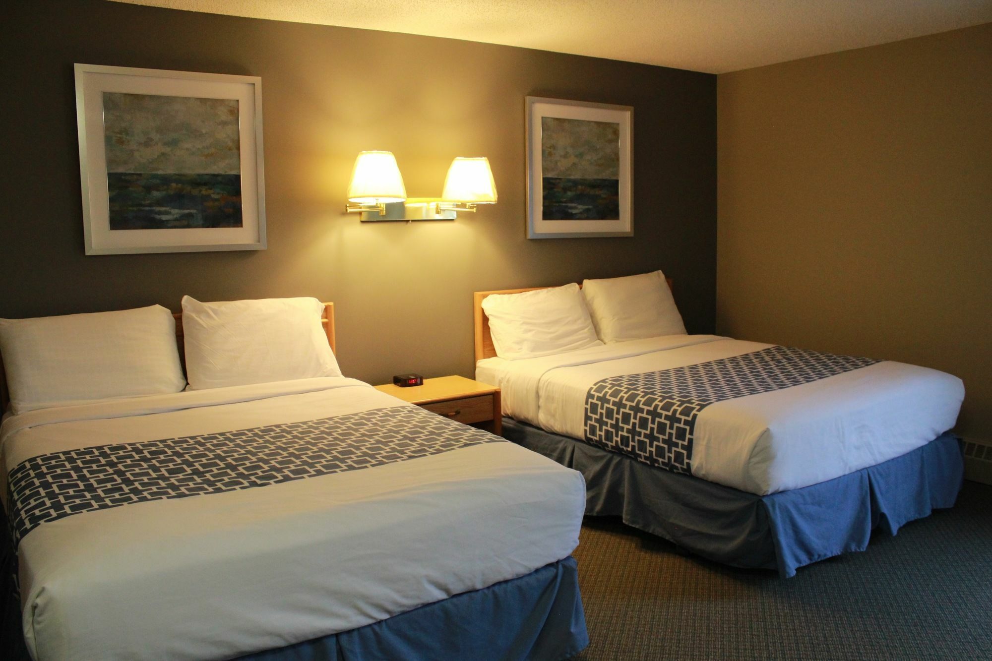 Hotel Travelodge By Wyndham Edmonton Airport 2*