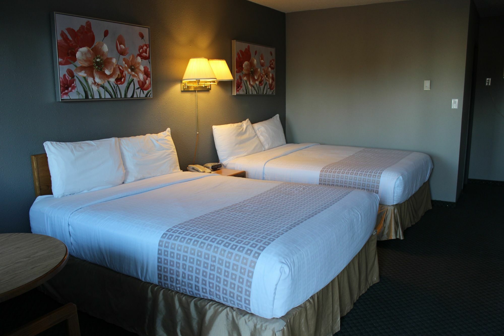 Travelodge By Wyndham Edmonton Airport 2*